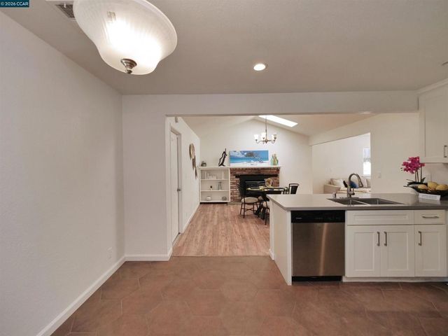 913 Seascape Cir, Rodeo, CA 94572
