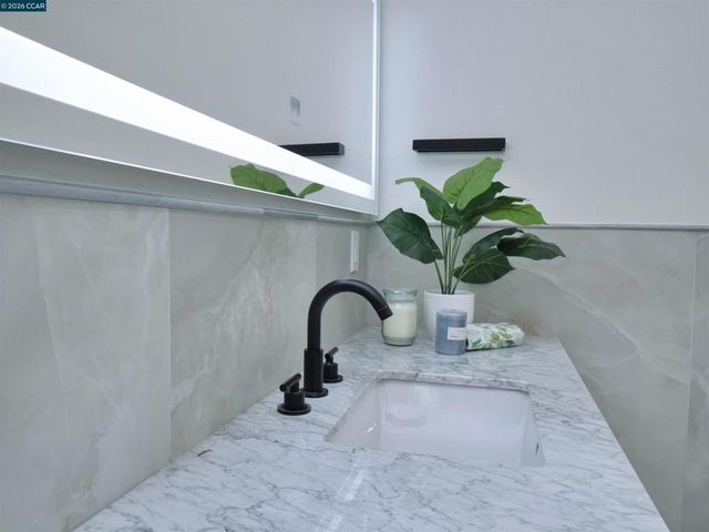 913 Seascape Cir, Rodeo, CA 94572