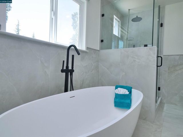 913 Seascape Cir, Rodeo, CA 94572