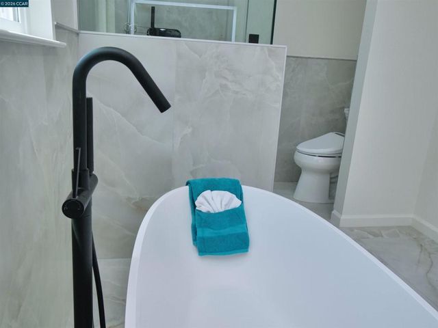 913 Seascape Cir, Rodeo, CA 94572