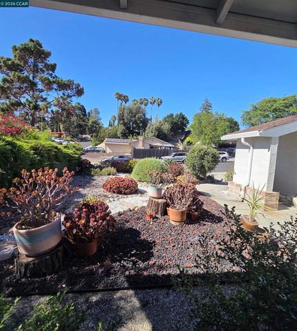 913 Seascape Cir, Rodeo, CA 94572