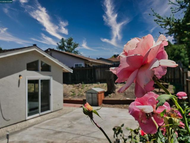 913 Seascape Cir, Rodeo, CA 94572