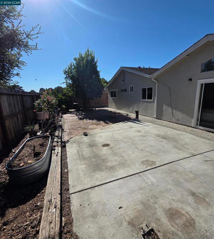 913 Seascape Cir, Rodeo, CA 94572