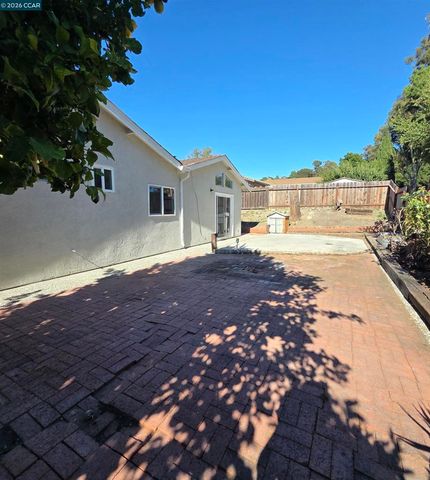 913 Seascape Cir, Rodeo, CA 94572