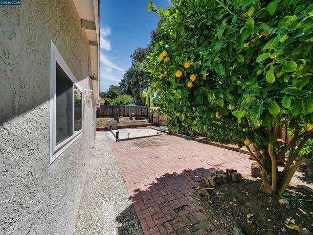 913 Seascape Cir, Rodeo, CA 94572