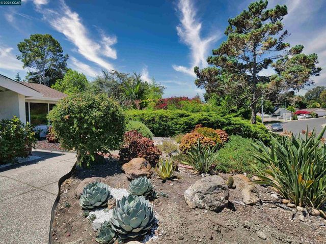 913 Seascape Cir, Rodeo, CA 94572