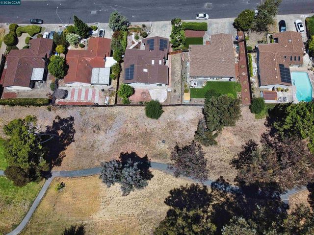 913 Seascape Cir, Rodeo, CA 94572