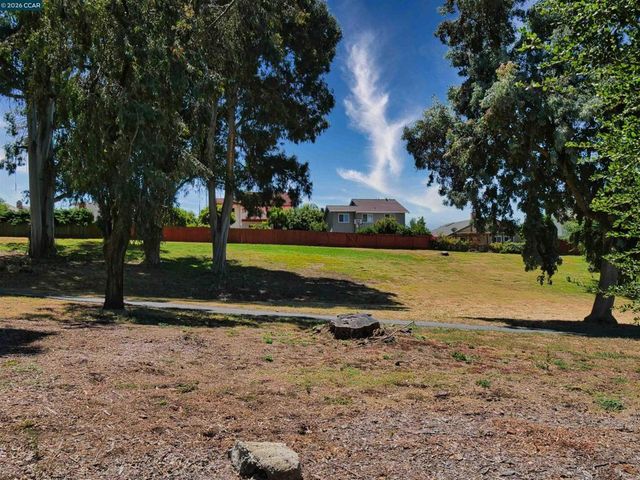 913 Seascape Cir, Rodeo, CA 94572