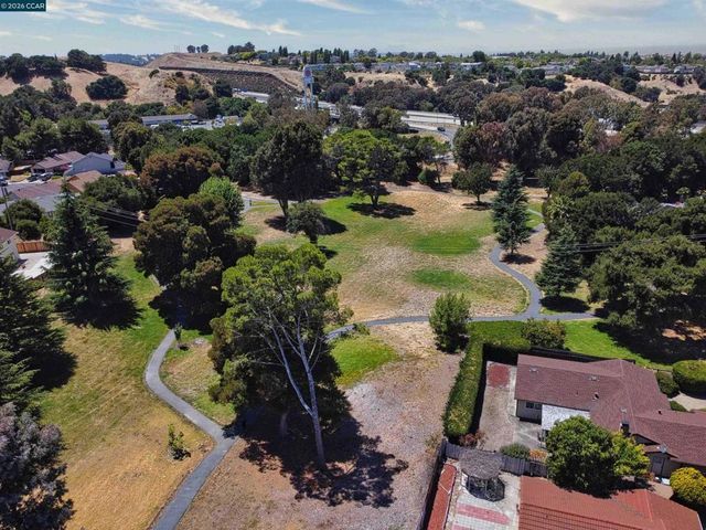 913 Seascape Cir, Rodeo, CA 94572