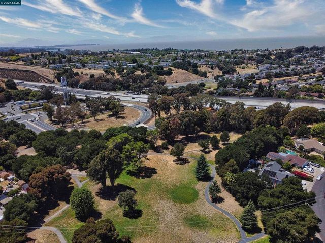 913 Seascape Cir, Rodeo, CA 94572