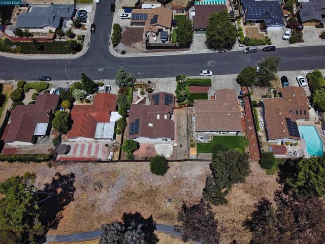 913 Seascape Cir, Rodeo, CA 94572
