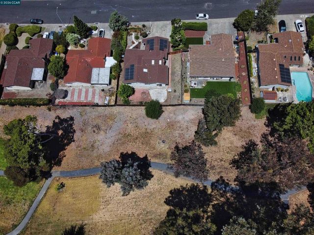 913 Seascape Cir, Rodeo, CA 94572