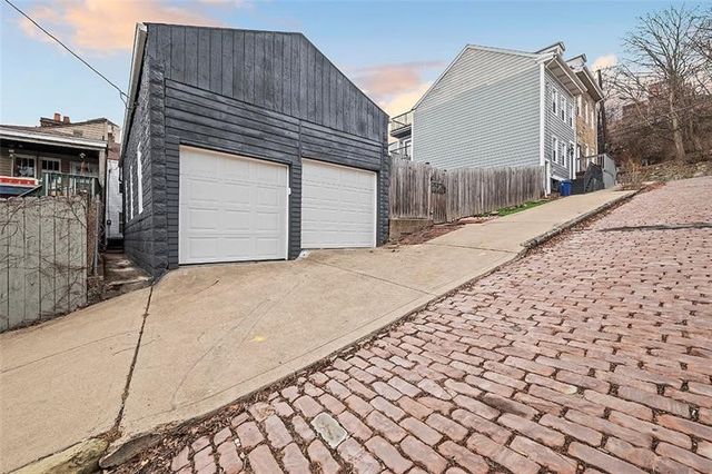 1206 Linden Pl, Central North Side, PA 15212