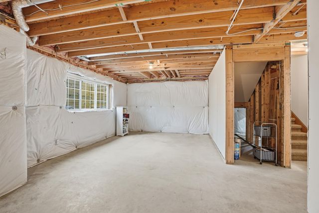 1144 Mary Ellen Drive, Crown Point, IN 46307