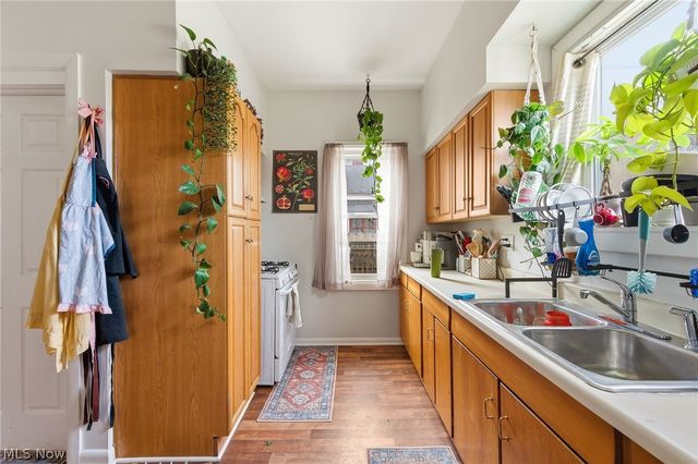 1432 W 110th Street, Cleveland, OH 44102