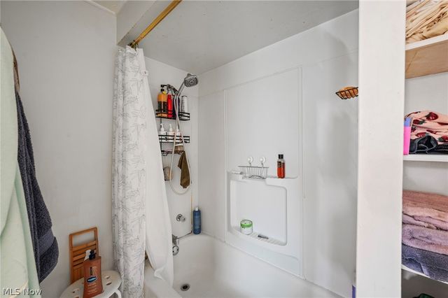 1432 W 110th Street, Cleveland, OH 44102