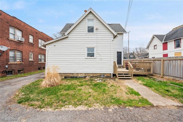 1432 W 110th Street, Cleveland, OH 44102