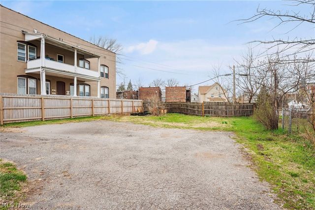 1432 W 110th Street, Cleveland, OH 44102