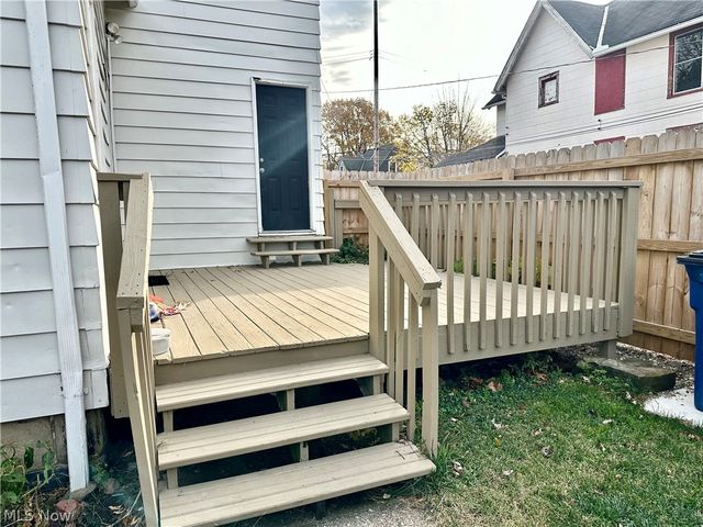 1432 W 110th Street, Cleveland, OH 44102