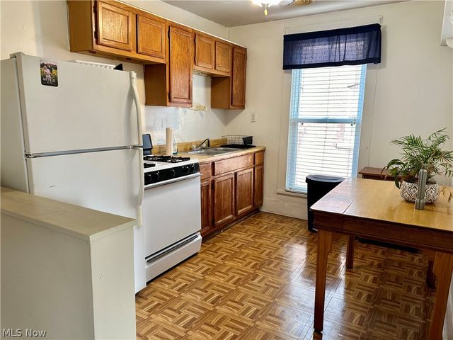 1432 W 110th Street, Cleveland, OH 44102