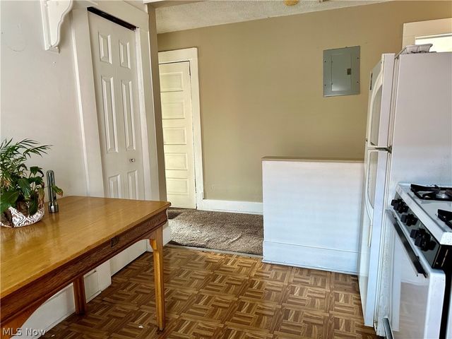 1432 W 110th Street, Cleveland, OH 44102