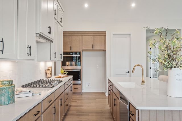 7297 Orrinshire Dr, Fairview, TN 37062