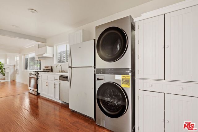 838 N Ridgewood Place, Los Angeles, CA 90038