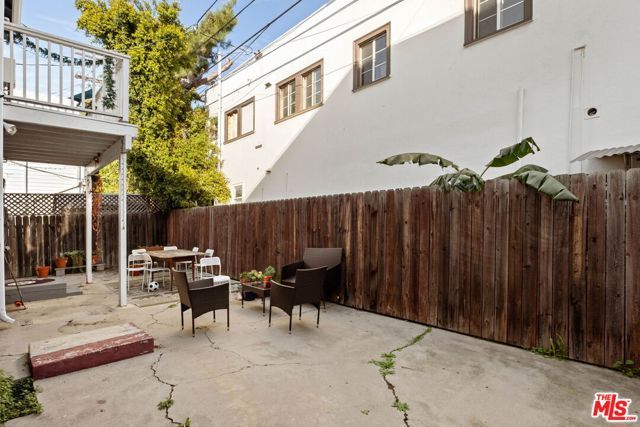 838 N Ridgewood Place, Los Angeles, CA 90038