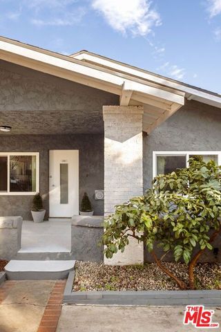 838 N Ridgewood Place, Los Angeles, CA 90038