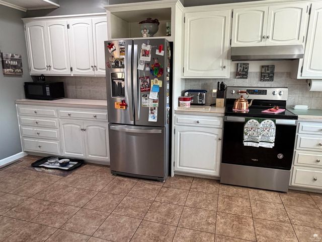 112 Highland Drive, Abilene, KS 67410