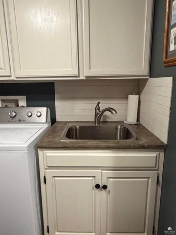 112 Highland Drive, Abilene, KS 67410