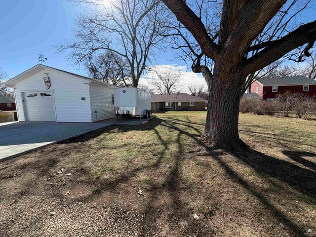 112 Highland Drive, Abilene, KS 67410