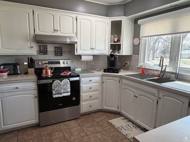 112 Highland Drive, Abilene, KS 67410