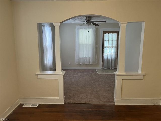 1328 Stewart ST, Chesapeake, VA 23324