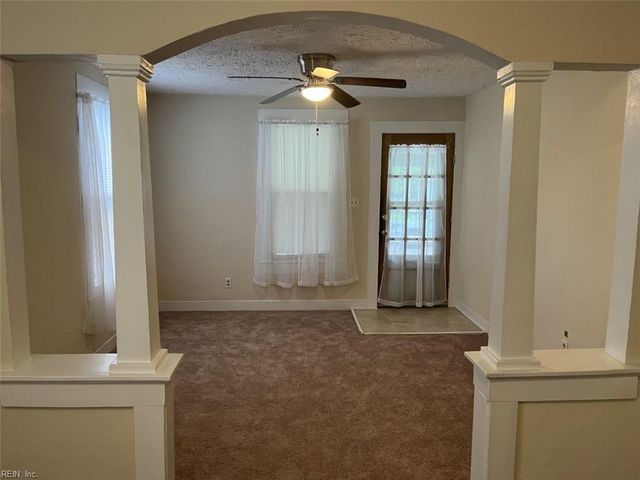 1328 Stewart ST, Chesapeake, VA 23324