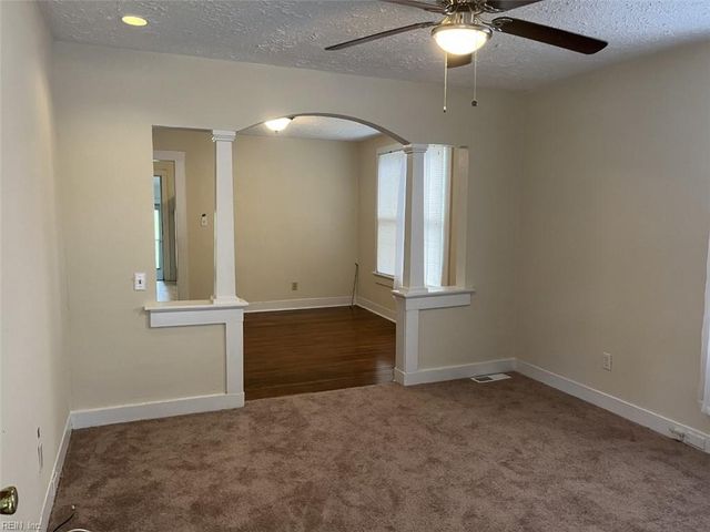 1328 Stewart ST, Chesapeake, VA 23324