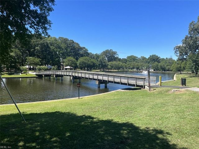 1328 Stewart ST, Chesapeake, VA 23324