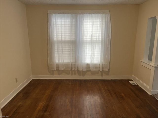 1328 Stewart ST, Chesapeake, VA 23324