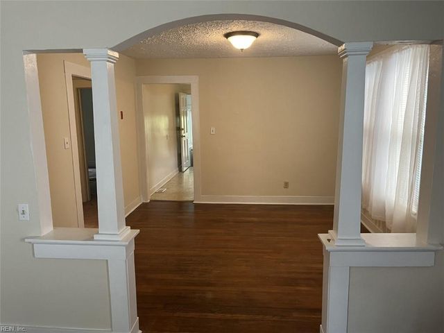 1328 Stewart ST, Chesapeake, VA 23324