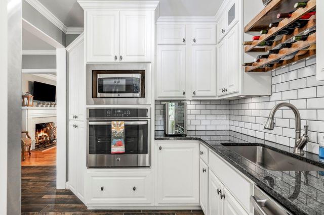626 East Kingsbury Street, Springfield, MO 65807