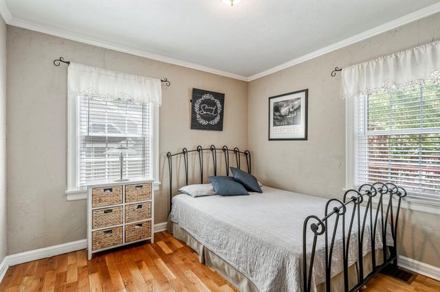 626 East Kingsbury Street, Springfield, MO 65807