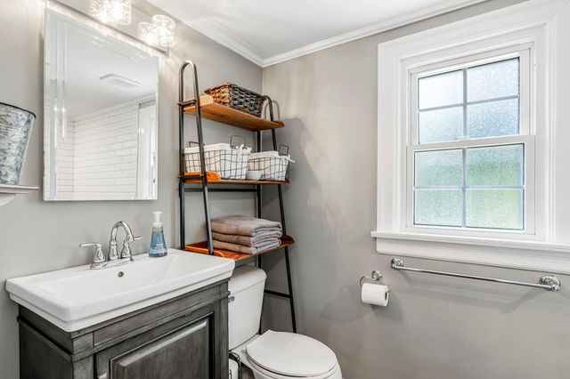 626 East Kingsbury Street, Springfield, MO 65807