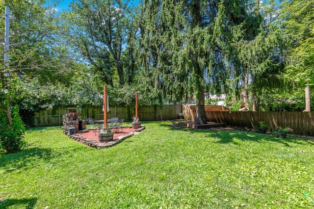 626 East Kingsbury Street, Springfield, MO 65807