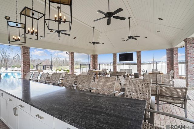 2746 Morning Mist Dr, Baton Rouge, LA 70810