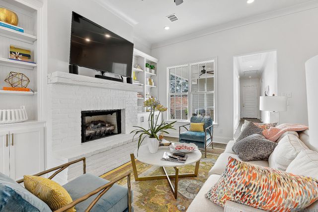 2746 Morning Mist Dr, Baton Rouge, LA 70810