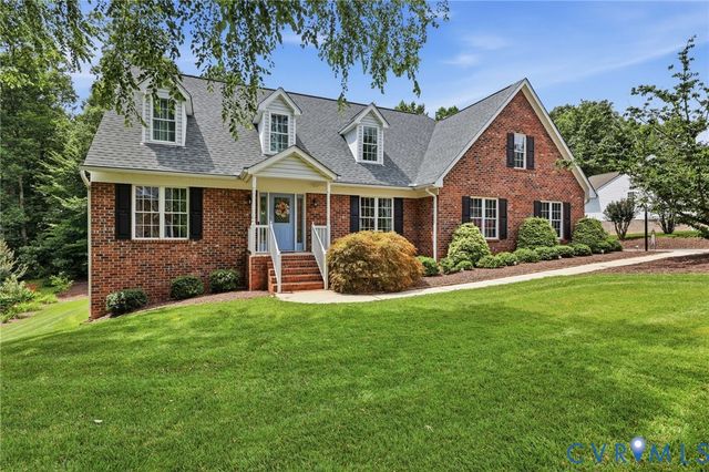 4320 Stebbins St, Chester, VA 23831