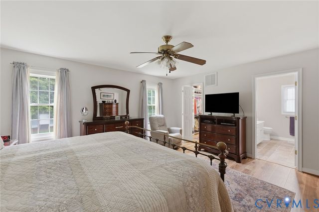 4320 Stebbins St, Chester, VA 23831