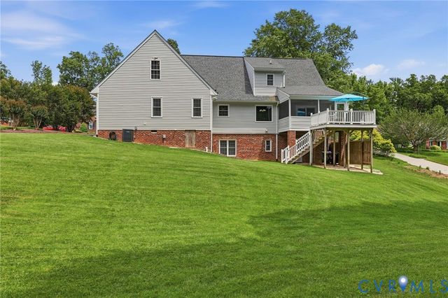 4320 Stebbins St, Chester, VA 23831