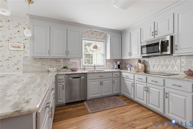 4320 Stebbins St, Chester, VA 23831