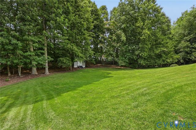 4320 Stebbins St, Chester, VA 23831